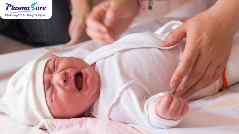 Lý do trẻ sơ sinh bị nghẹt mũi về đêm và cách chăm sóc các mẹ nên biết