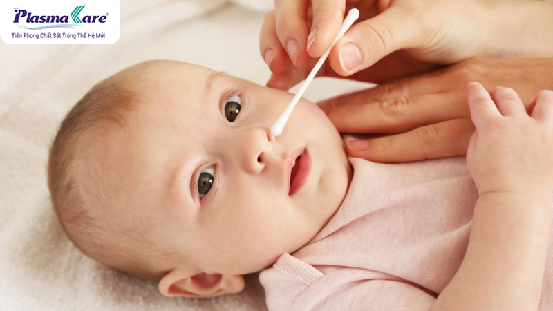 Lý do trẻ sơ sinh bị nghẹt mũi về đêm và cách chăm sóc các mẹ nên biết