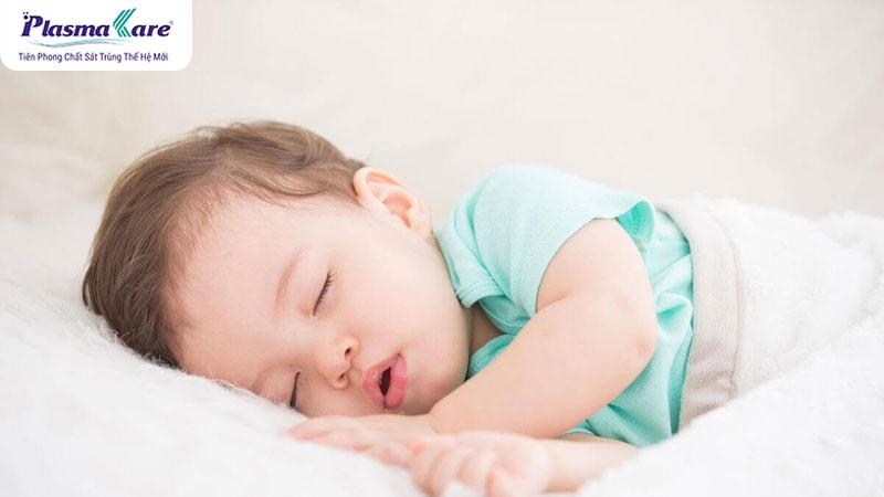 8 cách xử lý khi bé hắt hơi sổ mũi, chảy nước mắt và ho kéo dài