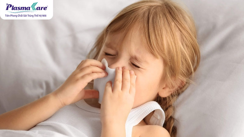 8 cách xử lý khi bé hắt hơi sổ mũi, chảy nước mắt và ho kéo dài