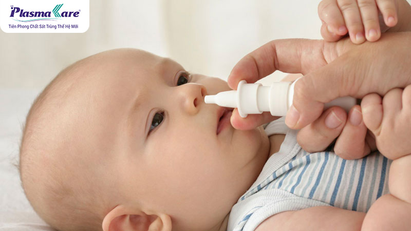 Mách mẹ cách xử lý khi trẻ sơ sinh chảy nước mũi trong