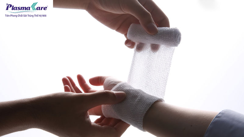 Hướng dẫn cách xử lý khi bị bỏng dầu ăn và sơ cứu an toàn