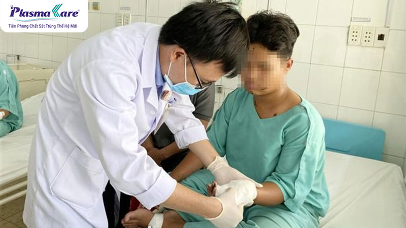 Hướng dẫn cách xử lý khi bị bỏng dầu ăn và sơ cứu an toàn