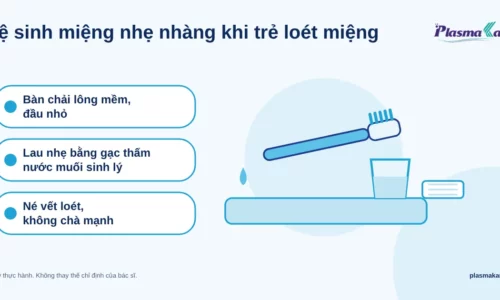 Bàn chải lông mềm cho trẻ, cốc nhỏ và miếng gạc sạch cạnh bồn rửa